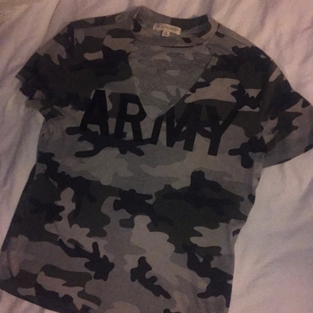 Pacsun Cut out Camo shirt - Picture 2 of 2